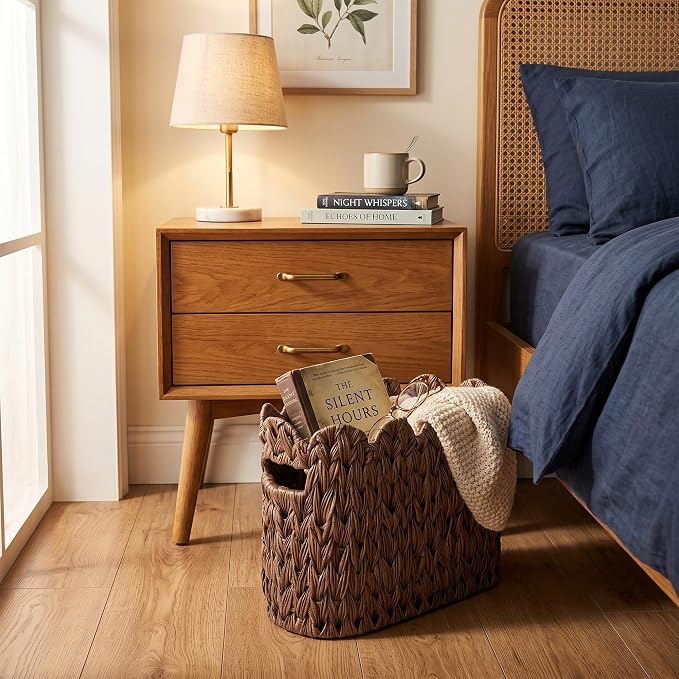 Coeusy Toilet Paper Storage Basket, Scalloped Wicker Basket for Bathroom Organizers and Storage, Hand-Woven Rattan Bathroom Decor Accessories, Polypropylene, Brown
