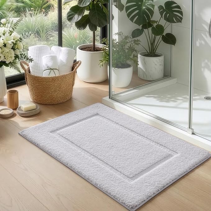 DEXI Bath Mat 43x24, Absorbent and Non Slip Bathroom Rugs, White | Soft Plush Microfiber Bathmat, Machine Washable & Quick Dry, Rubber Back Rug for Shower, Tub, Sink