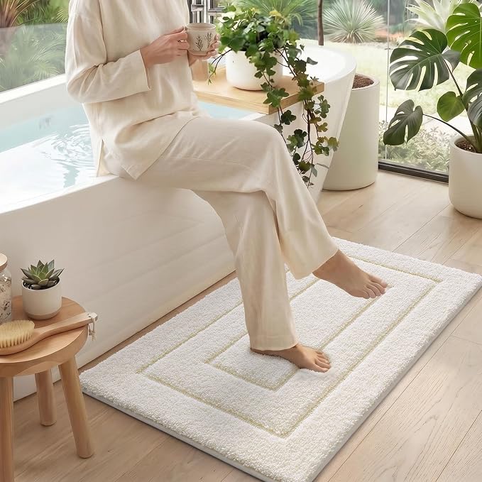 DEXI Bathroom Rugs 32x20, Non-Slip and Absorbent Bath Mat, Cream | Machine Washable, Soft Plush Microfiber Bathmat with Rubber Back, Quick Dry Rug for Shower, Tub, Sink