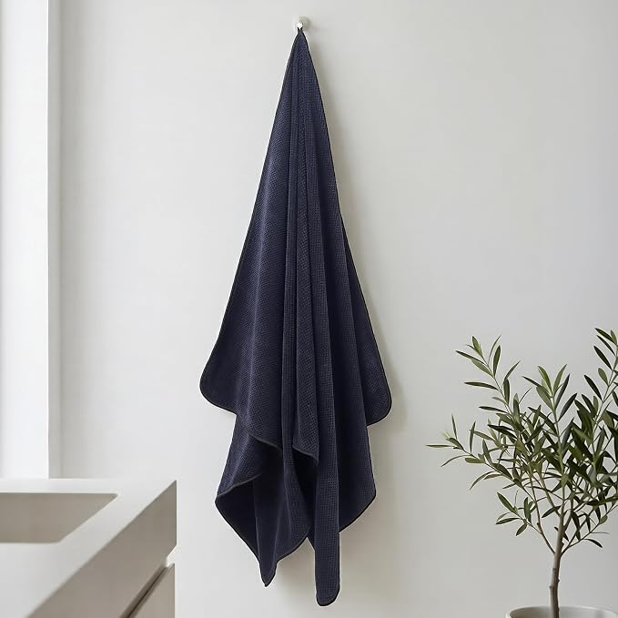 REDKISS Pack of 2 Jumbo Bath Sheets, 40 x 80 Inches Microfiber Bath Towels for Bathroom, Extra Large & Lightweight, Quick-Dry, Super Soft & Highly Absorbent, Perfect to Wrap Yourself in, Black