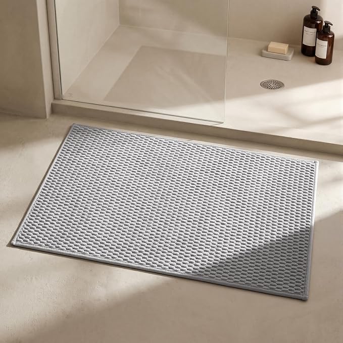 Triohero Bathroom Rugs Non Slip Washable, Super Absorbent Thin Bath Mat Quick Dry Low Pile Bathroom Rug, Light Grey 24x36