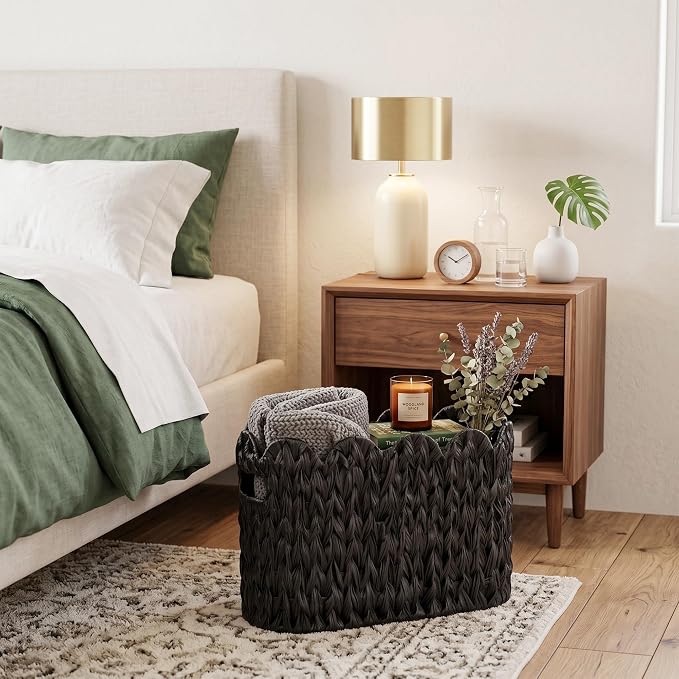 Coeusy Toilet Paper Storage Basket, Scalloped Wicker Basket for Bathroom Organizers and Storage, Hand-Woven Rattan Bathroom Decor Accessories, Polypropylene, Black
