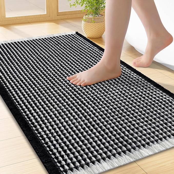 Smiry Waffle Bath Mat 24X16, Soft Absorbent Bathroom Rugs, Black & Cream | Non Slip Machine Washable Quick Dry Bath Rugs for Bathroom Floor, Tub, Shower, Home Decor Accessories