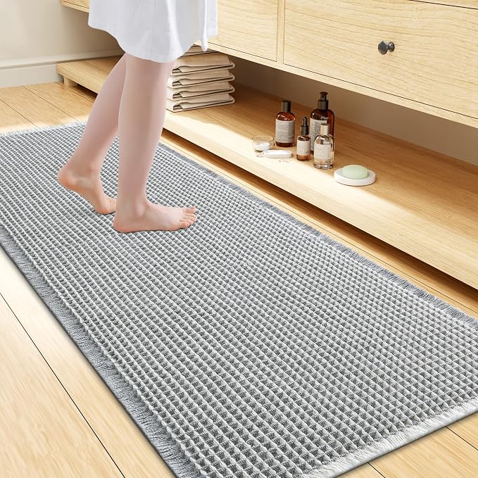 Smiry Waffle Bath Mat 60X24, Soft Absorbent Bathroom Rug, Lightgrey & Cream | Non Slip Machine Washable Quick Dry Bath Rugs for Bathroom Floor, Tub, Shower, Home Decor Accessories